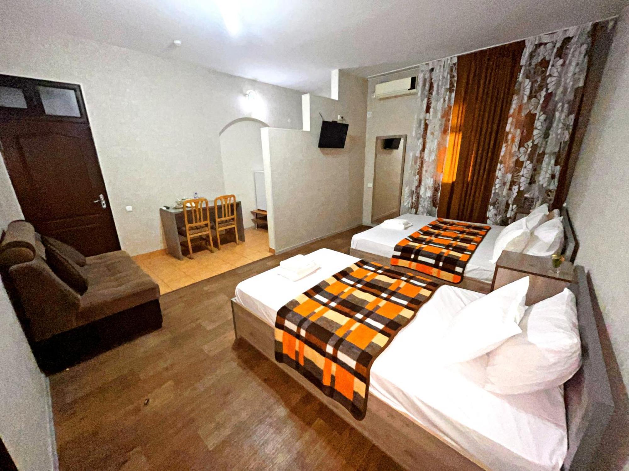 Safar Hotel Tasjkent Exteriör bild